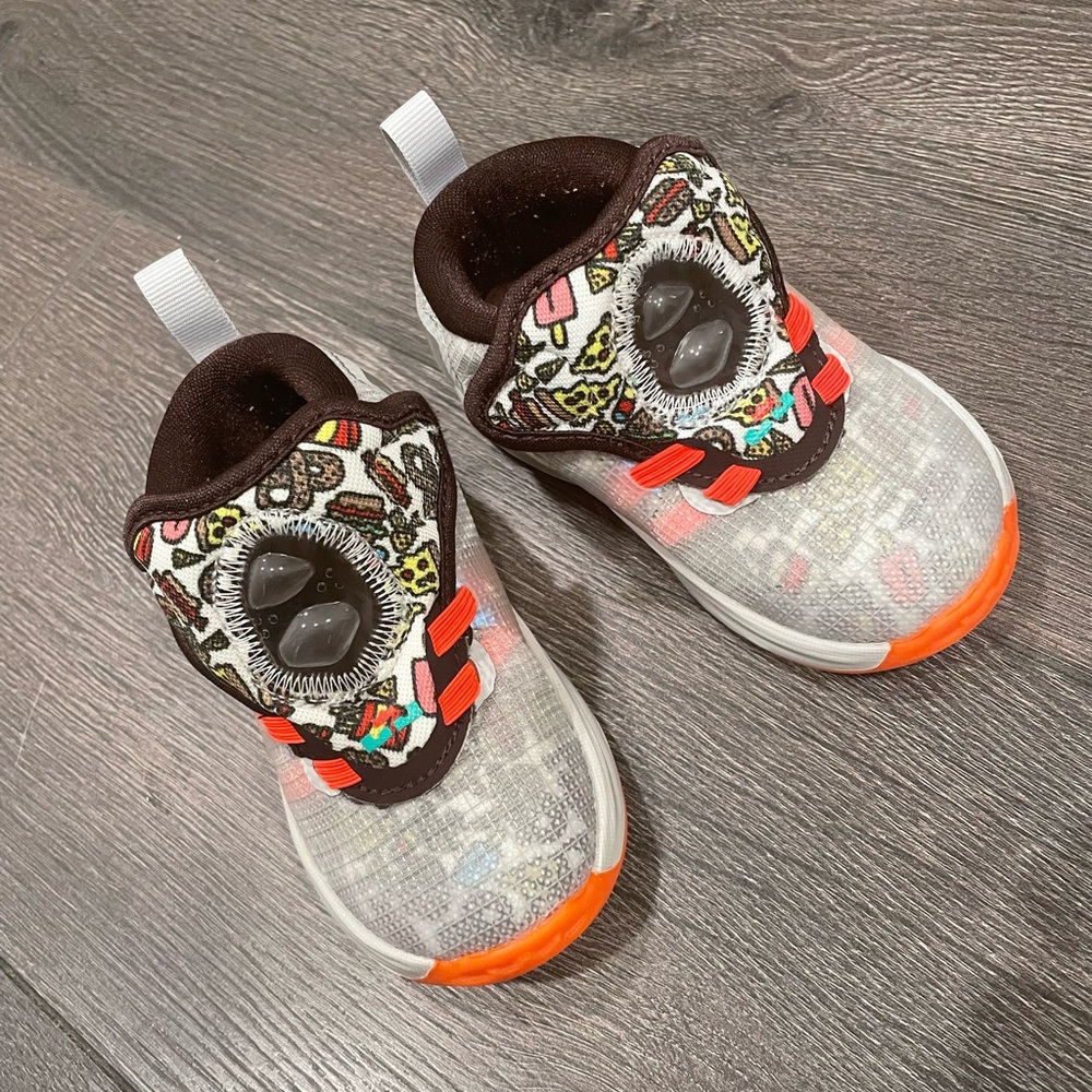 Nike LeBron 19 Sneakers TD 'Fast Food'